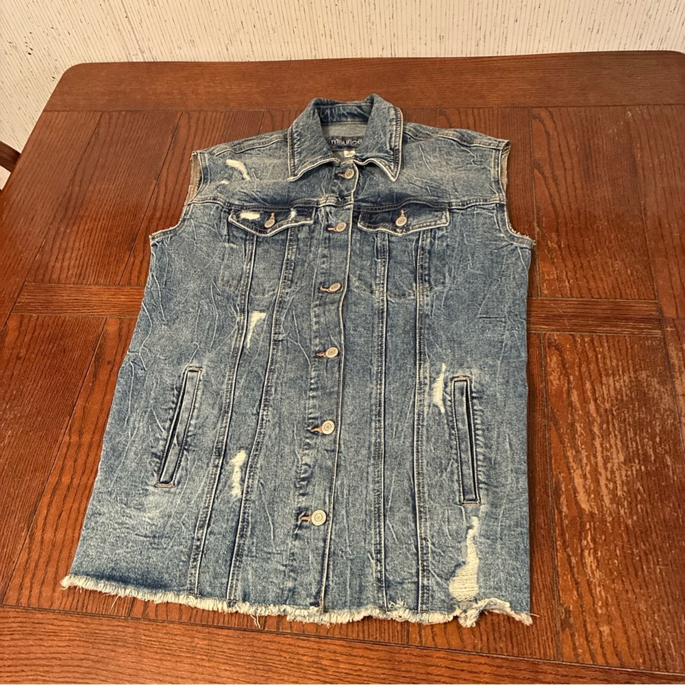 Maurices Denim Vest Women’s Small Frayed Hem Pockets Distressed Jean Jacket